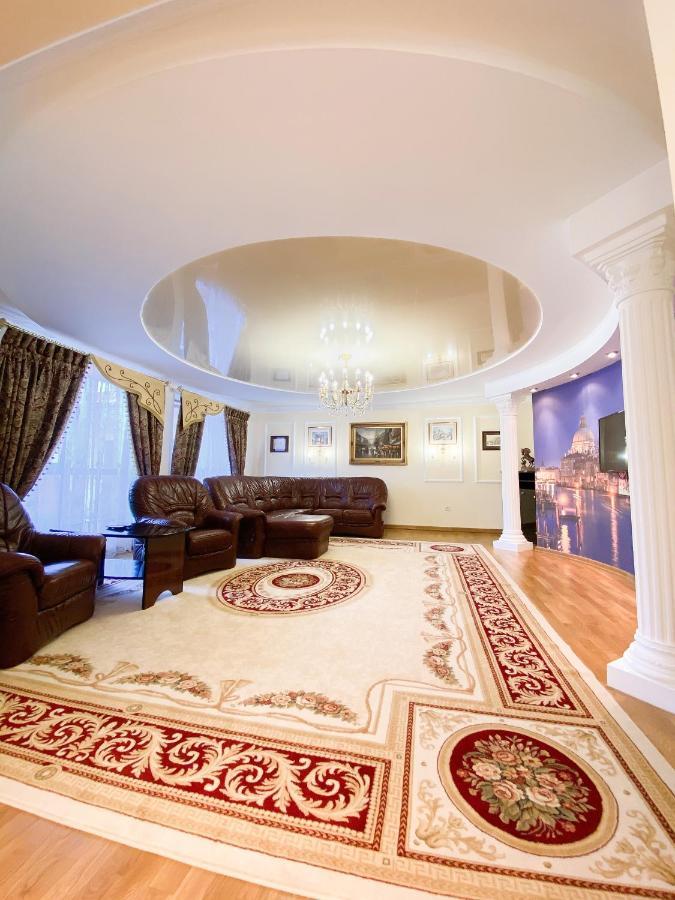 Петрос Family Hotel Jaremče Exteriér fotografie