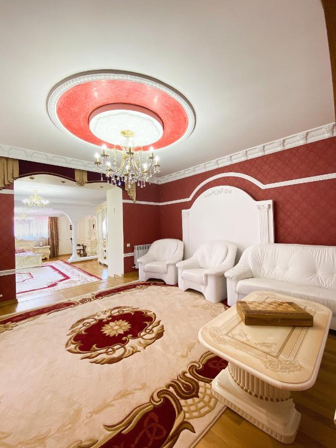 Петрос Family Hotel Jaremče Exteriér fotografie