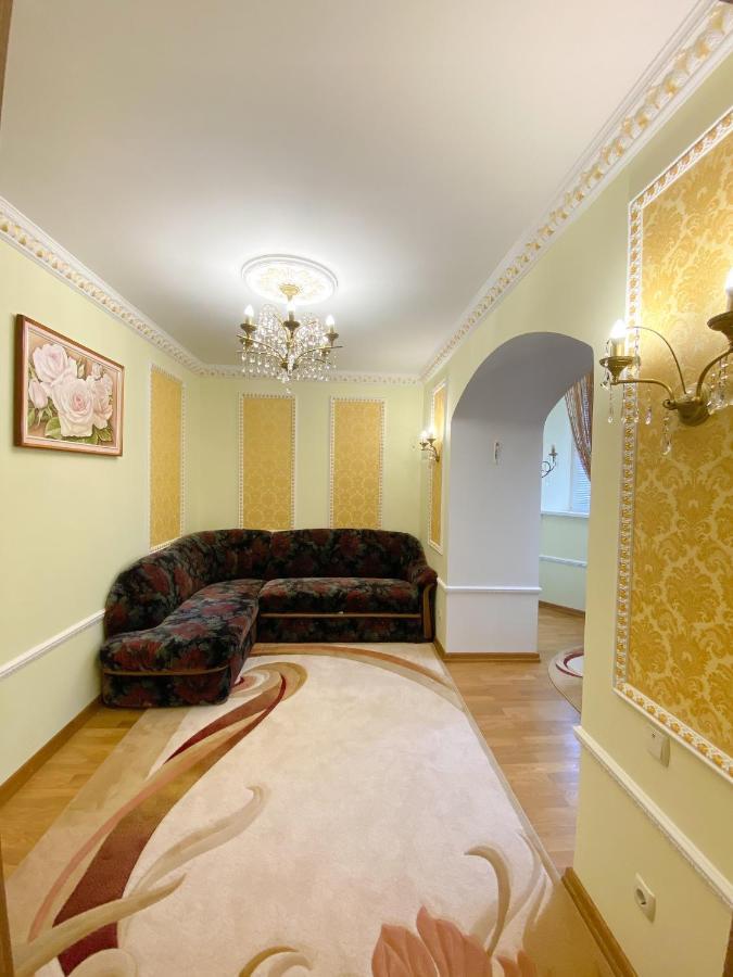 Петрос Family Hotel Jaremče Exteriér fotografie