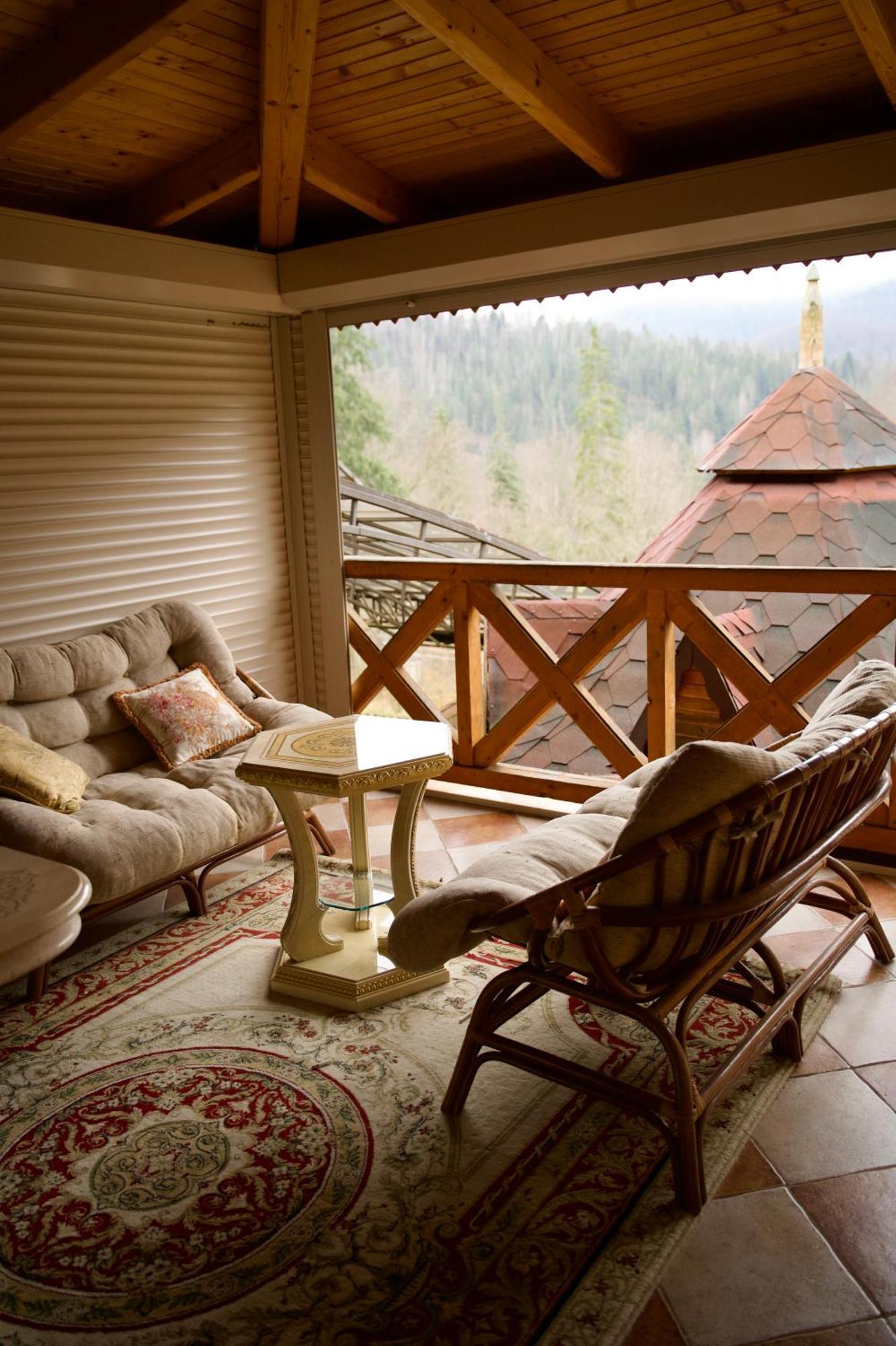 Петрос Family Hotel Jaremče Exteriér fotografie
