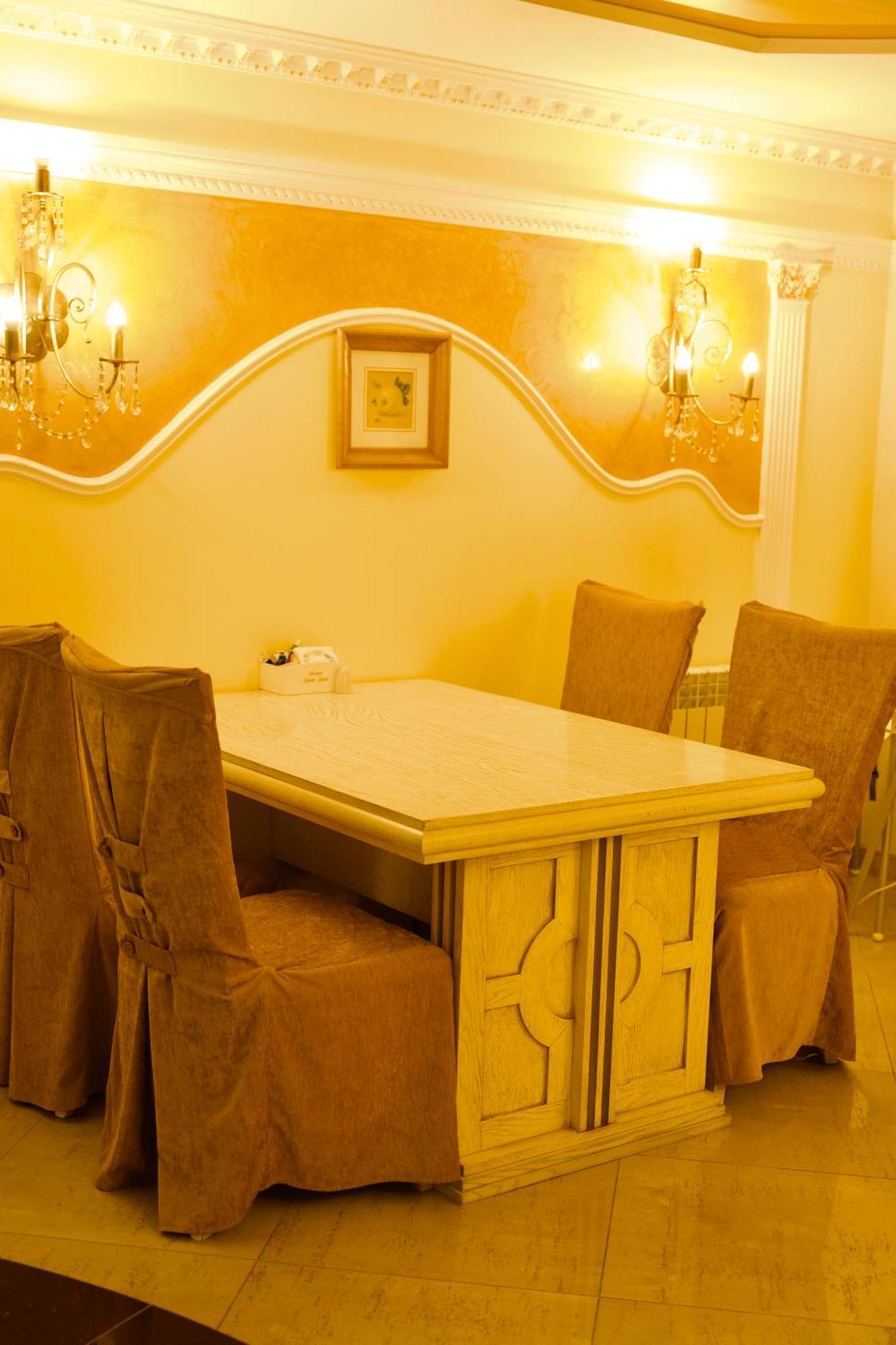 Петрос Family Hotel Jaremče Exteriér fotografie