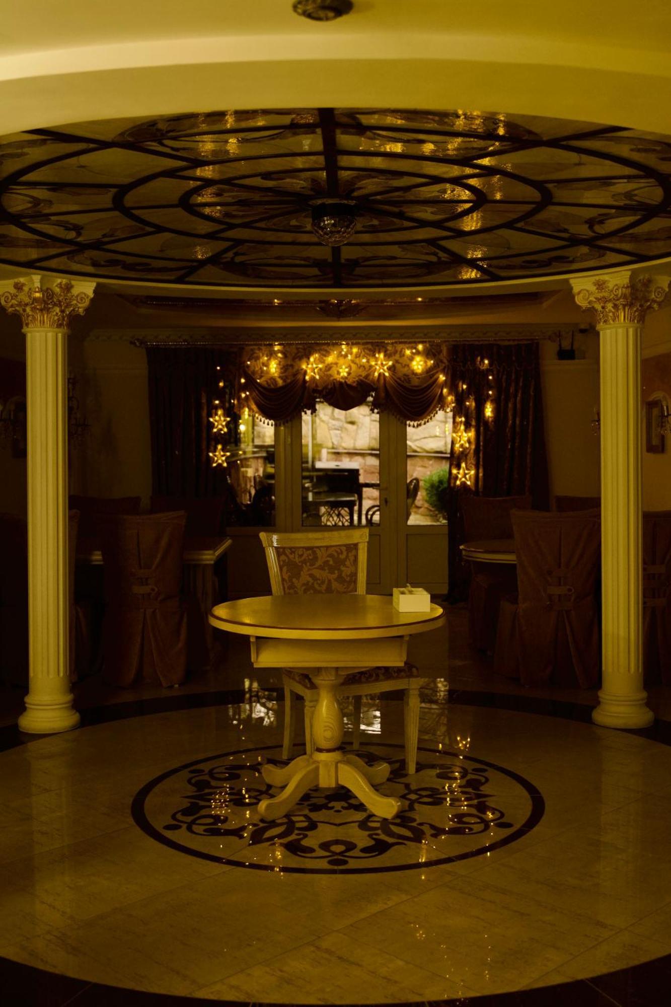 Петрос Family Hotel Jaremče Exteriér fotografie