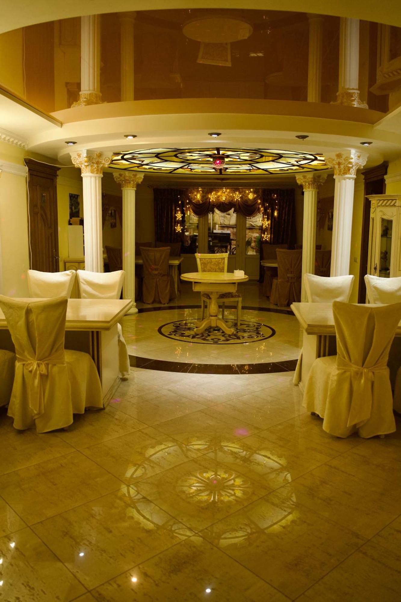 Петрос Family Hotel Jaremče Exteriér fotografie
